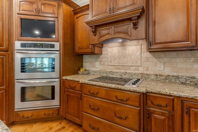 8660 Copper Creek Drive, Newburgh, IN 47630