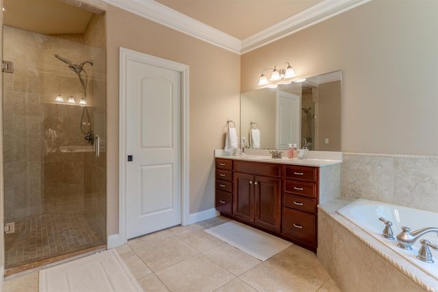 8660 Copper Creek Drive, Newburgh, IN 47630