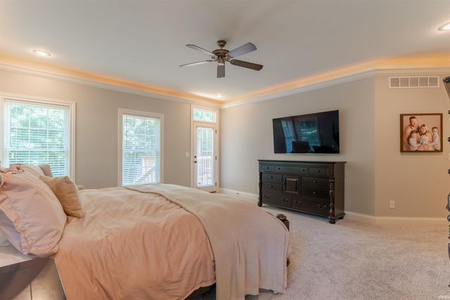 8660 Copper Creek Drive, Newburgh, IN 47630