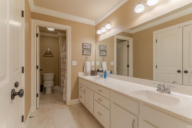 8660 Copper Creek Drive, Newburgh, IN 47630