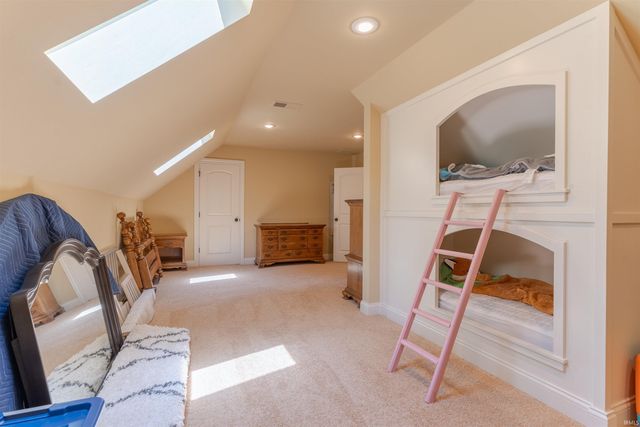 8660 Copper Creek Drive, Newburgh, IN 47630
