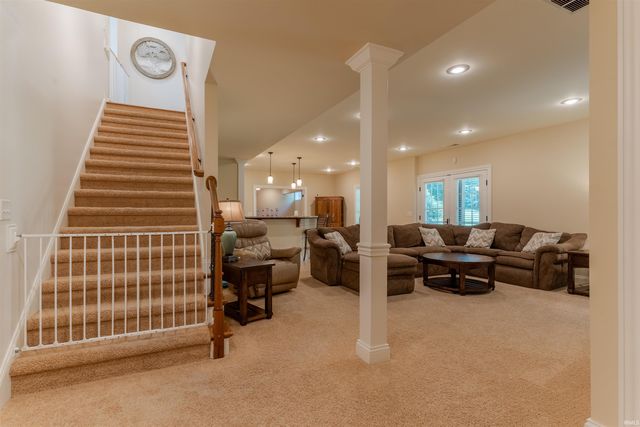 8660 Copper Creek Drive, Newburgh, IN 47630