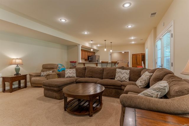 8660 Copper Creek Drive, Newburgh, IN 47630
