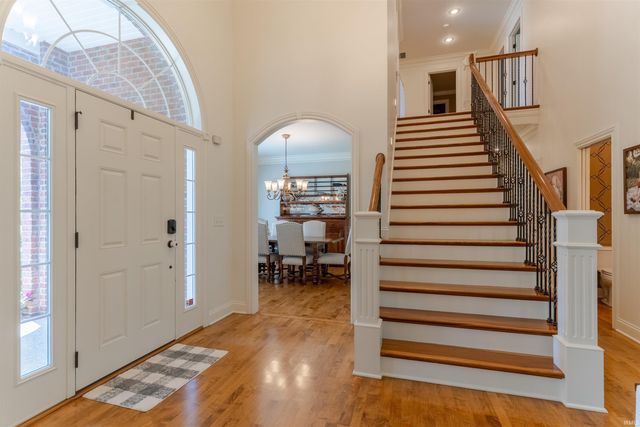8660 Copper Creek Drive, Newburgh, IN 47630