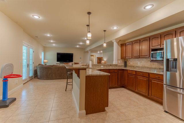 8660 Copper Creek Drive, Newburgh, IN 47630