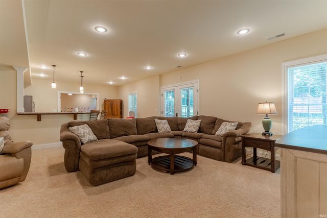 8660 Copper Creek Drive, Newburgh, IN 47630