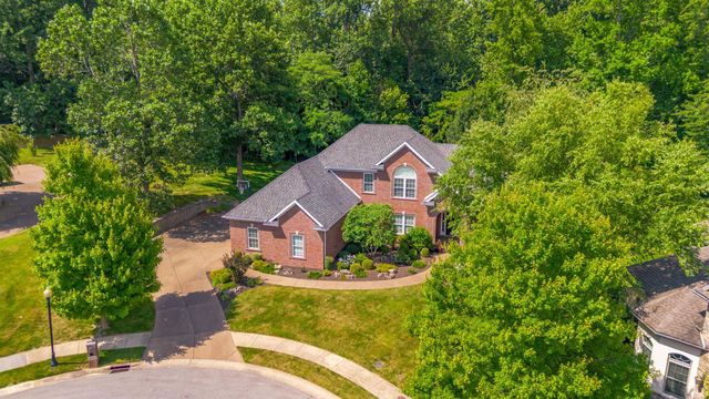8660 Copper Creek Drive, Newburgh, IN 47630