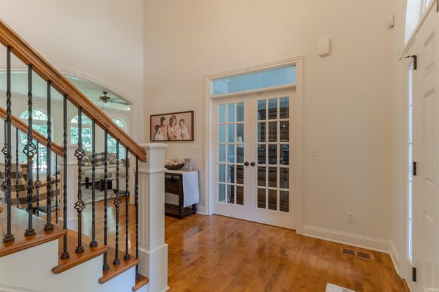 8660 Copper Creek Drive, Newburgh, IN 47630