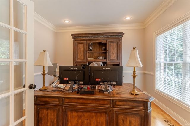 8660 Copper Creek Drive, Newburgh, IN 47630
