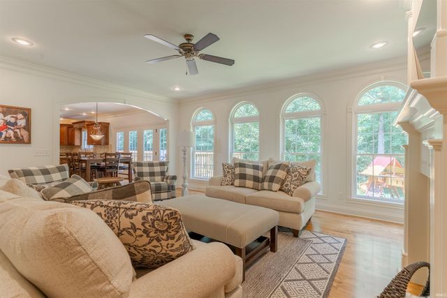 8660 Copper Creek Drive, Newburgh, IN 47630