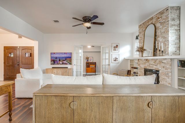2912 S Jennings Avenue S, Fort Worth, TX 76110