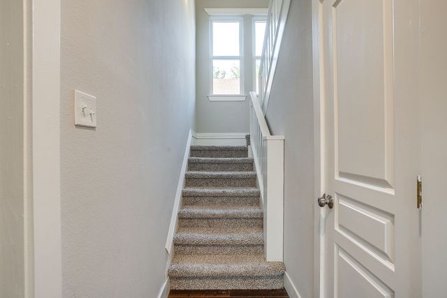 2912 S Jennings Avenue S, Fort Worth, TX 76110