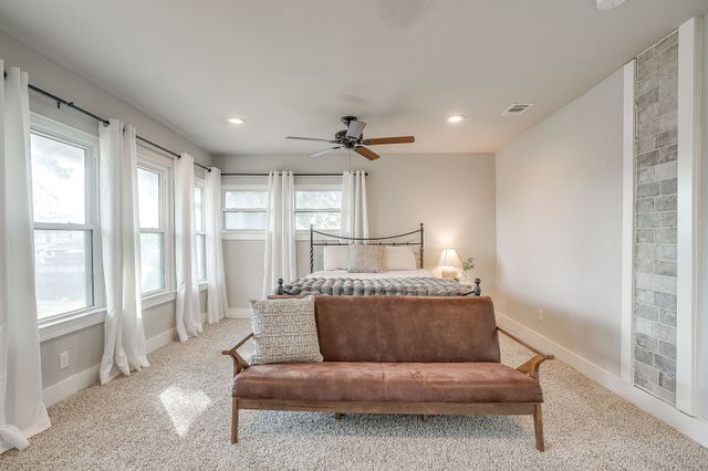 2912 S Jennings Avenue S, Fort Worth, TX 76110