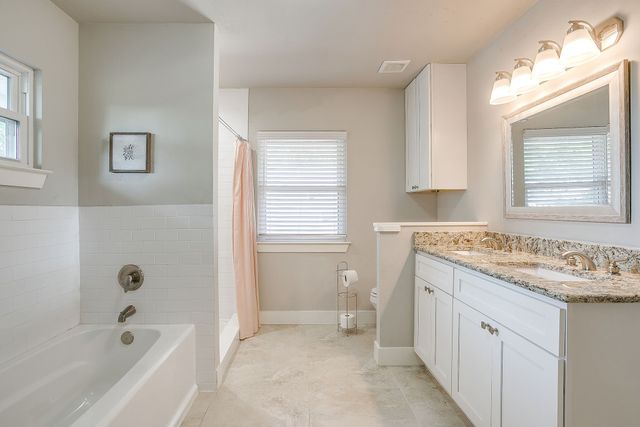 2912 S Jennings Avenue S, Fort Worth, TX 76110