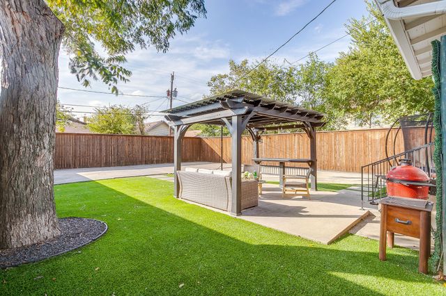 2912 S Jennings Avenue S, Fort Worth, TX 76110