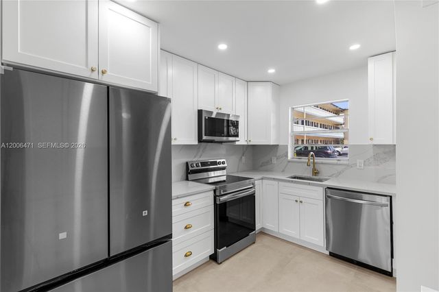 1400 NE 57th Ct 102, Fort Lauderdale, FL 33334