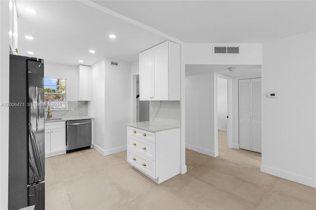 1400 NE 57th Ct 102, Fort Lauderdale, FL 33334