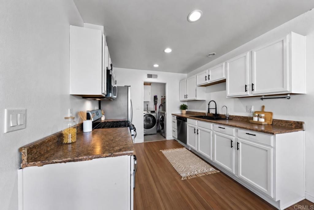 1217 Mariposa Court, Vista, CA 92084 — photo 3