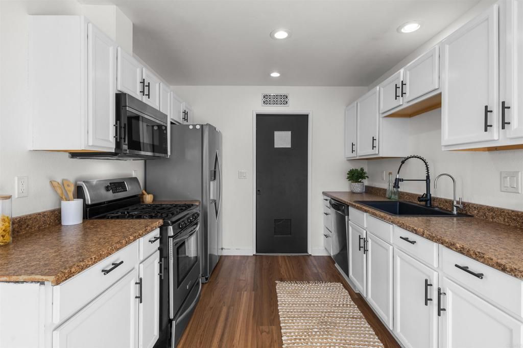 1217 Mariposa Court, Vista, CA 92084 — photo 5