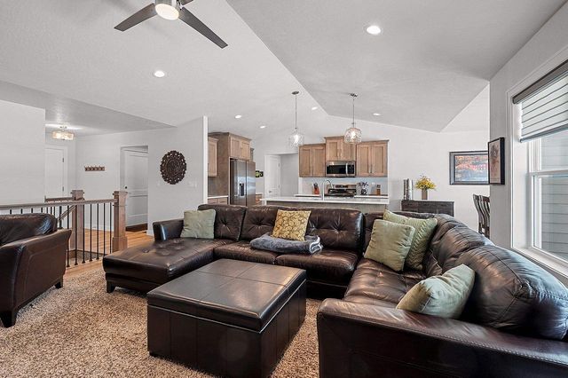 2555 WILLOW COURT, Green Bay, WI 54311