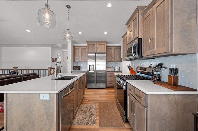 2555 WILLOW COURT, Green Bay, WI 54311