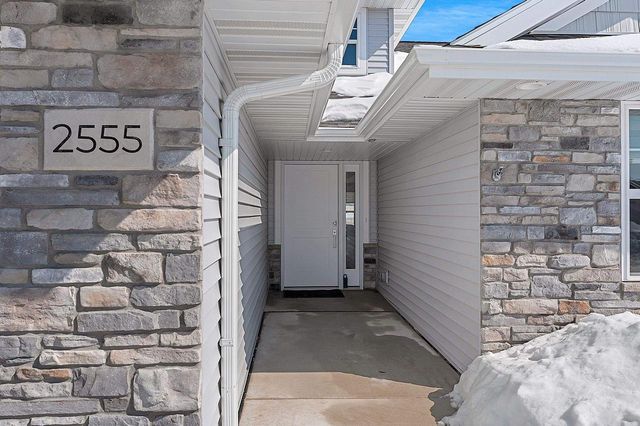 2555 WILLOW COURT, Green Bay, WI 54311