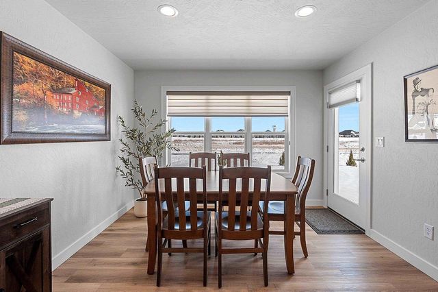 2555 WILLOW COURT, Green Bay, WI 54311