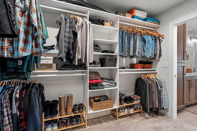 2555 WILLOW COURT, Green Bay, WI 54311