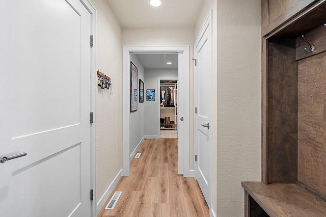 2555 WILLOW COURT, Green Bay, WI 54311