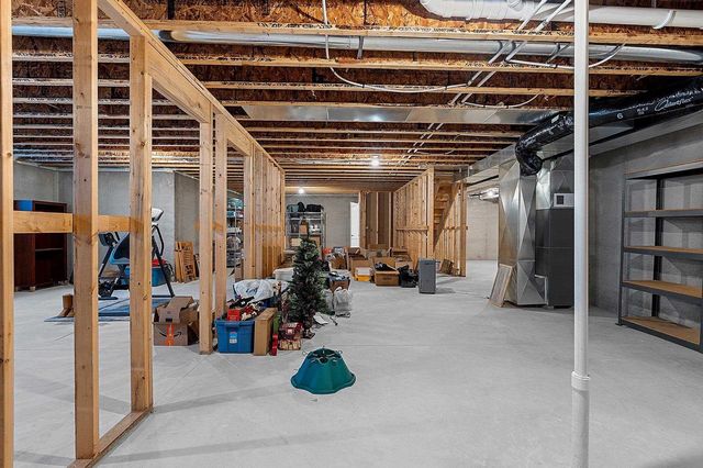 2555 WILLOW COURT, Green Bay, WI 54311