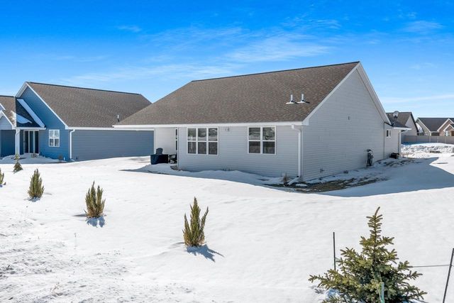 2555 WILLOW COURT, Green Bay, WI 54311