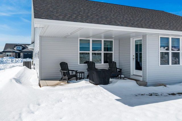 2555 WILLOW COURT, Green Bay, WI 54311