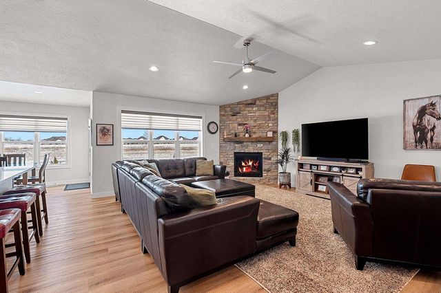 2555 WILLOW COURT, Green Bay, WI 54311