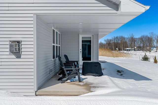 2555 WILLOW COURT, Green Bay, WI 54311