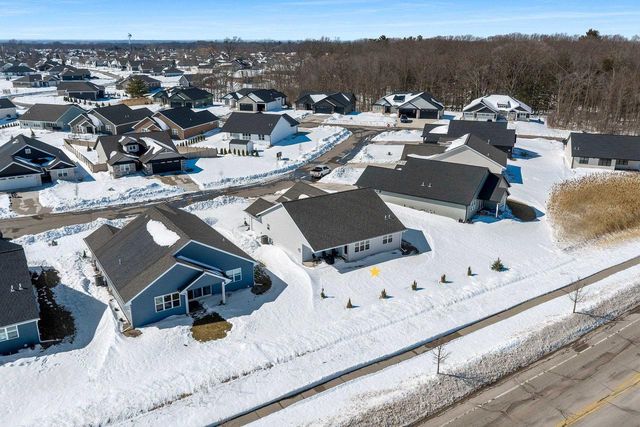 2555 WILLOW COURT, Green Bay, WI 54311