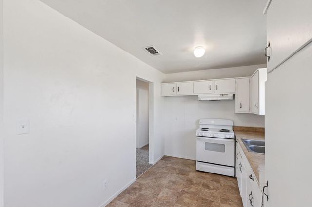 21435 S Pleasant Avenue, Riverdale, CA 93656