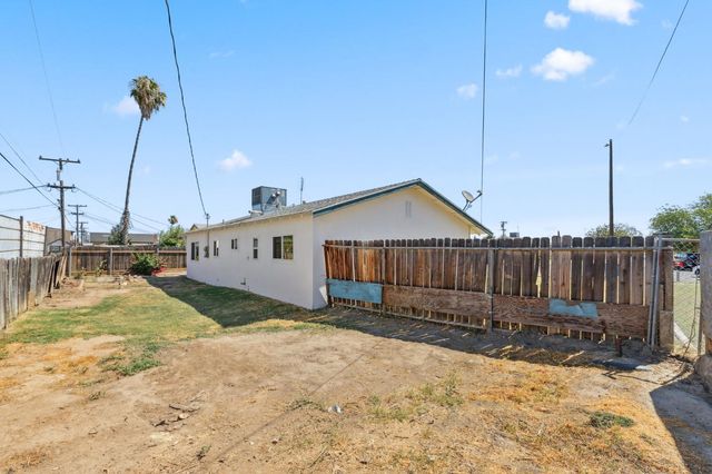 21435 S Pleasant Avenue, Riverdale, CA 93656