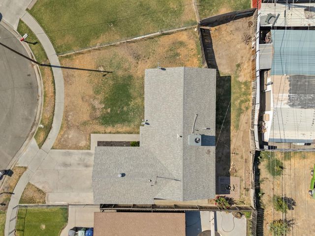 21435 S Pleasant Avenue, Riverdale, CA 93656