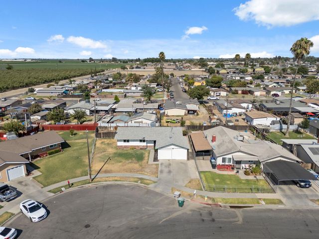 21435 S Pleasant Avenue, Riverdale, CA 93656