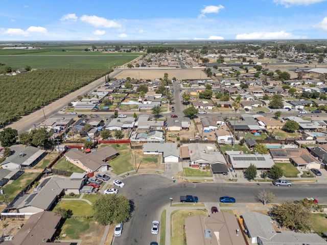 21435 S Pleasant Avenue, Riverdale, CA 93656