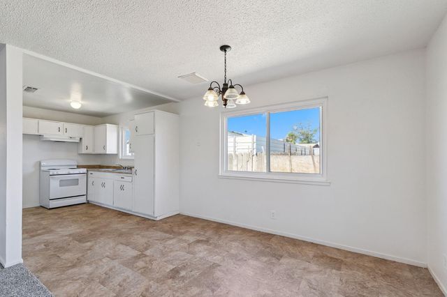 21435 S Pleasant Avenue, Riverdale, CA 93656