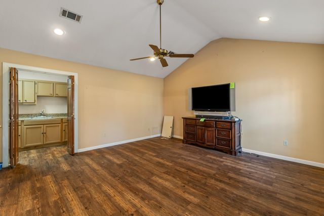 609 Dabbs St., Hattiesburg, MS 39401