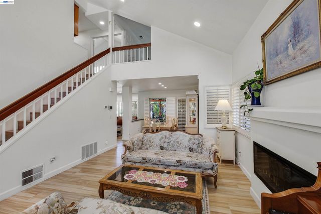 3374 Brook Leaf Ct, San Jose, CA 95132