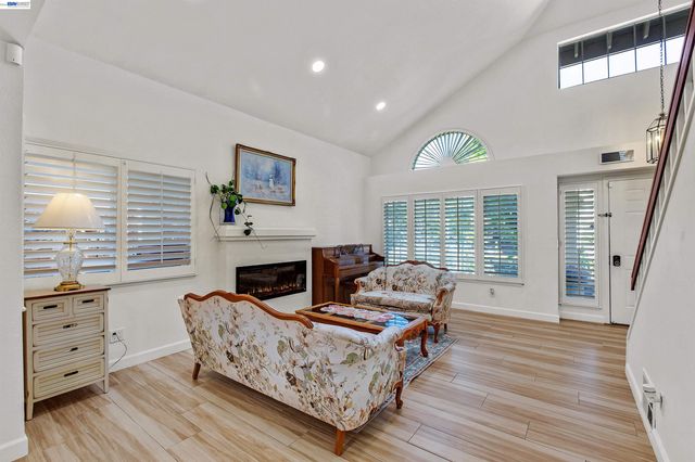 3374 Brook Leaf Ct, San Jose, CA 95132