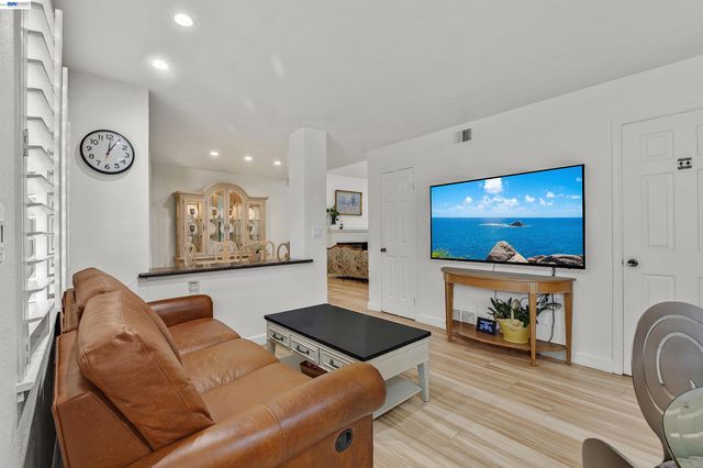 3374 Brook Leaf Ct, San Jose, CA 95132