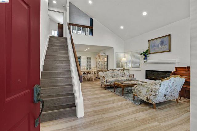 3374 Brook Leaf Ct, San Jose, CA 95132