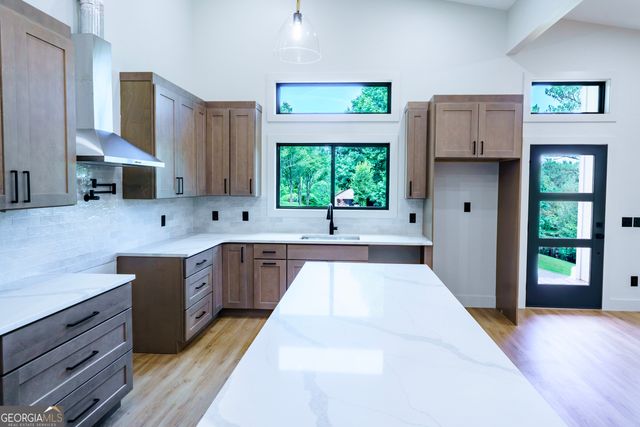 215 Brookhaven Drive, Blairsville, GA 30512