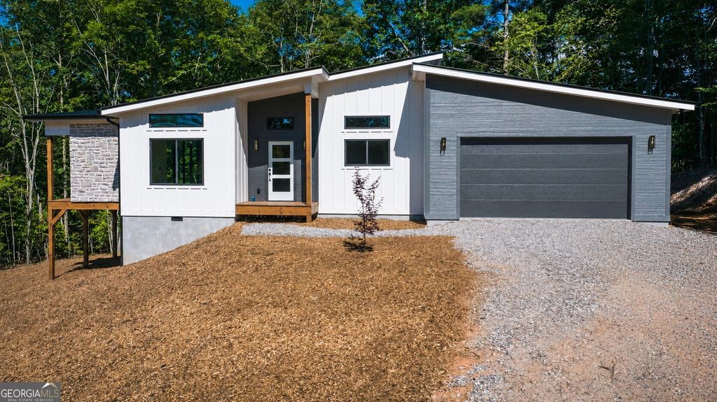 215 Brookhaven Drive, Blairsville, GA 30512