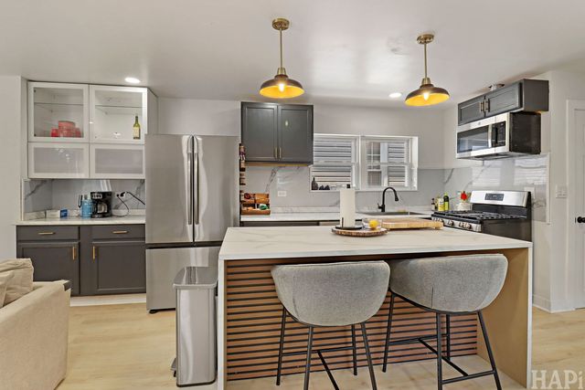 5338 W Kinzie Street, Chicago, IL 60644