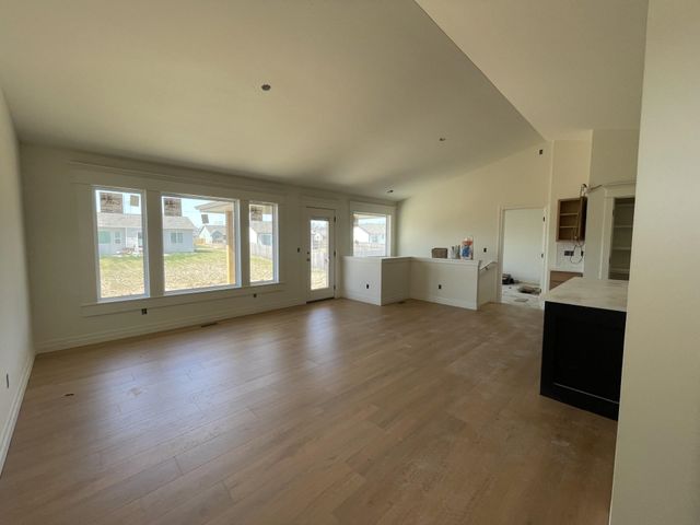 1611 E Arrowhead St, Andover, KS 67002